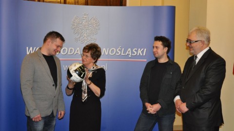 Zagrał w szachy z wojewodą (Zobacz) - 0
