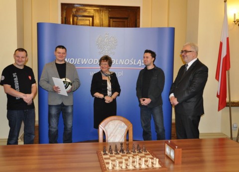 Zagrał w szachy z wojewodą (Zobacz) - 1