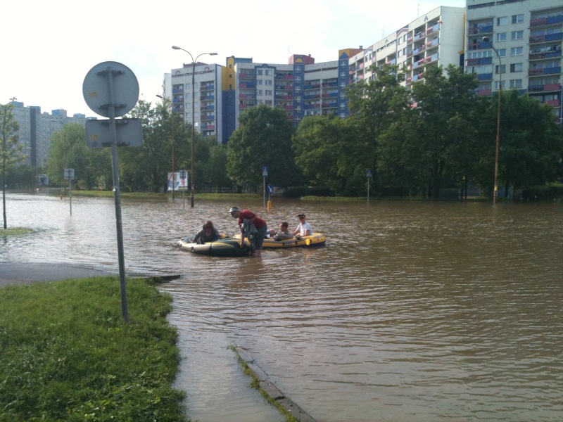 Powódź na Dolnym Śląsku, 23.05.2010. - relacja – Zalany Kozanów (Fot. Mirosław Ostrowski / Radio Wrocław)