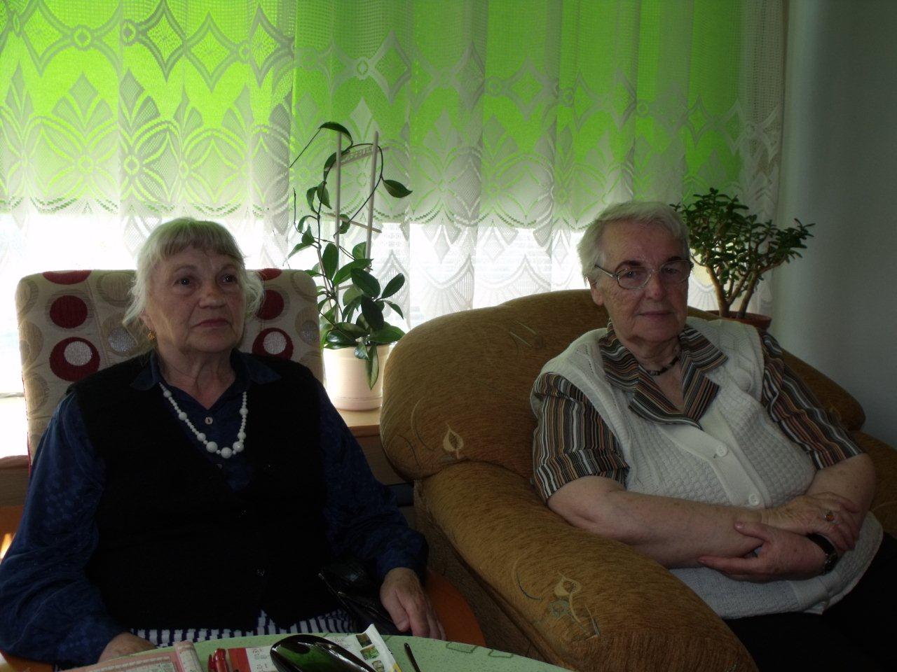 Seniorzy chcą oddawać mieszkania - Jadwiga Bielecka i Karolina Gołębiowska (Fot. Piotr Słowiński)