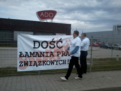 Zwolnili ją za wywieszanie flag - 10