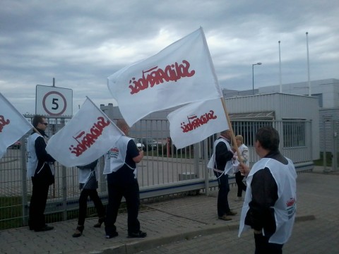Zwolnili ją za wywieszanie flag - 5