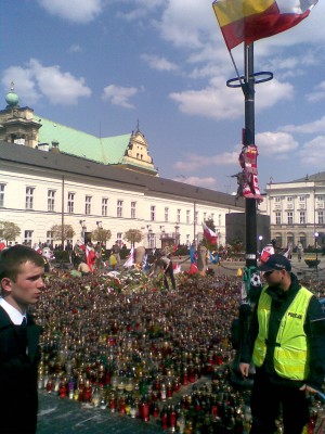 Ludzie jadą do stolicy i są tam razem (Zobacz) - 2