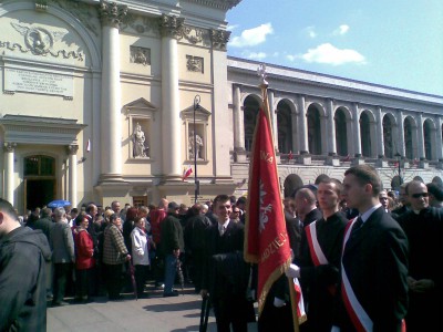 Ludzie jadą do stolicy i są tam razem (Zobacz) - 6