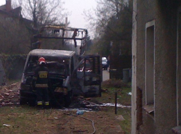 Na Krzykach paliło się auto (Zobacz) - fot. prw.pl