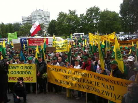 Działkowcy manifestują (ZDJĘCIA) - 0