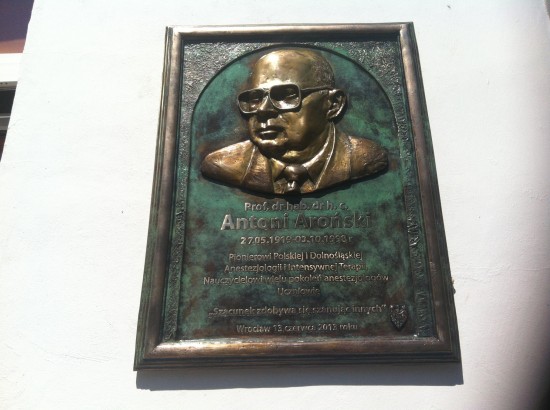 Antoni Aroński uhonorowany tablicą - fot. Martyna Czerwińska