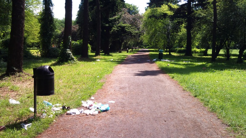Stosy śmieci w Parku Grabiszyńskim - 7