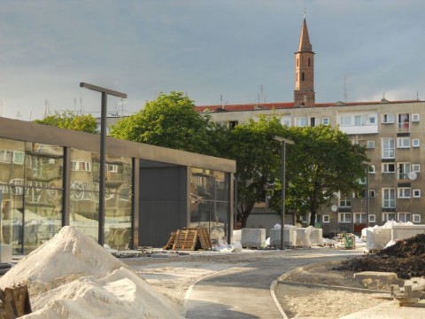 Wielkie parkowanie pod placem - 5