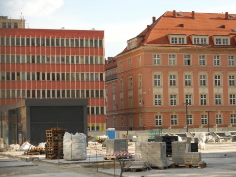 Wielkie parkowanie pod placem - 6