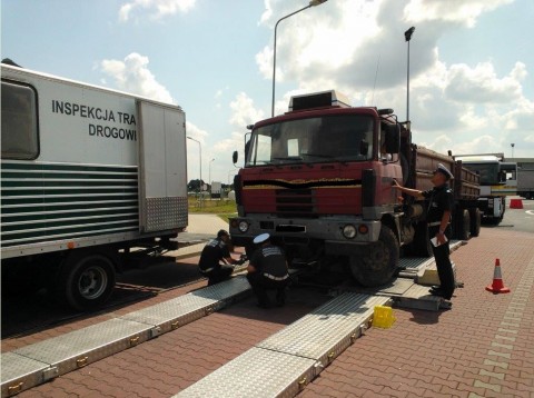 Wyłapują wraki na autostradzie A4 - 3