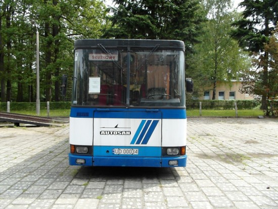 Kup sobie wojskowy autobus (Zobacz) – fot. AMW