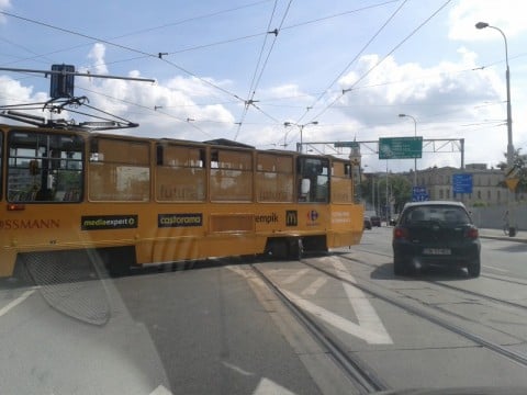 Wykolejony tramwaj (ZDJĘCIA) - 1