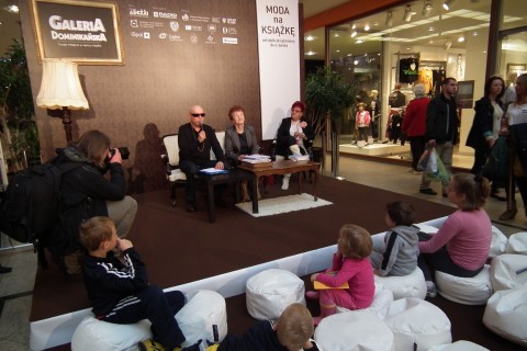 DRJ: Moda na książkę - 13
