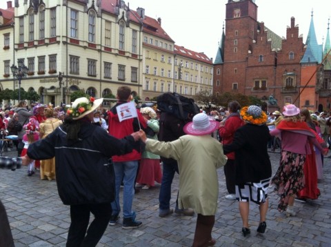 Seniorzy opanowali centrum (Zdjęcia) - 0