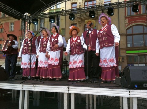 Seniorzy opanowali centrum (Zdjęcia) - 10