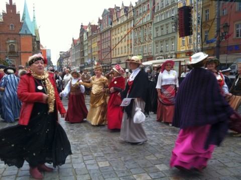 Seniorzy opanowali centrum (Zdjęcia) - 4