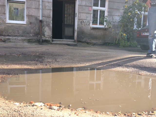 Podwórko jak z koszmaru (Posłuchaj) - 6
