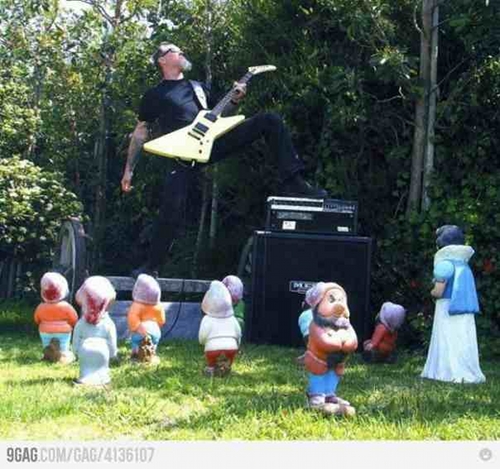 James Hetfield ma swojego krasnala - 7