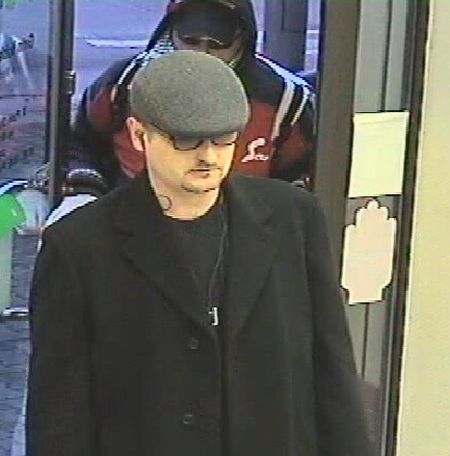 Napadli na bank! Poznajesz ich? - 1