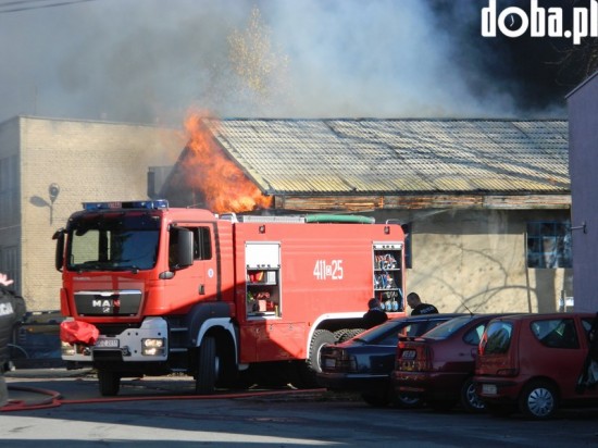 Pożar chemikaliów w Dzierżoniowie - fot. Doba.pl