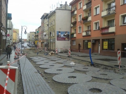Trzebnica: Deptak kością niezgody - 8