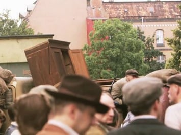 Wrocław zagrał Warszawę (Wideo) - Kadr z filmu Miasto44