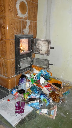 Palą w piecu, czym się da (ZOBACZ) - 11