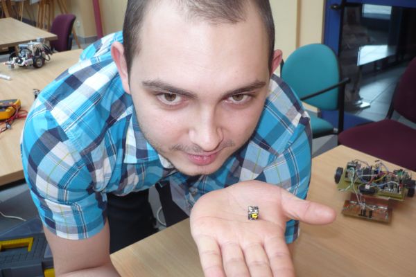 Najmniejszy robot świata (Zobacz) - 0