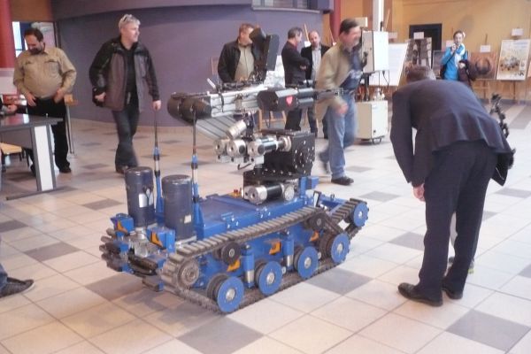 Najmniejszy robot świata (Zobacz) - 2