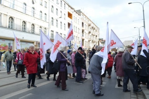 Emeryci mają dość. Wyszli na ulicę - 16