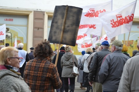 Emeryci mają dość. Wyszli na ulicę - 18