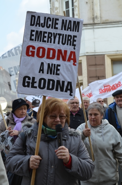 Emeryci mają dość. Wyszli na ulicę - 19