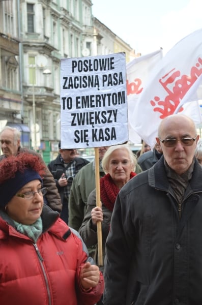 Emeryci mają dość. Wyszli na ulicę - 20