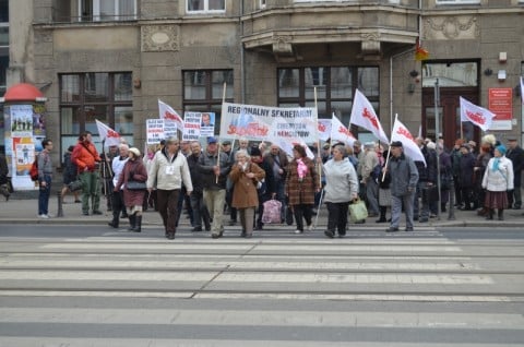 Emeryci mają dość. Wyszli na ulicę - 23