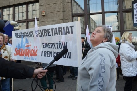 Emeryci mają dość. Wyszli na ulicę - 7
