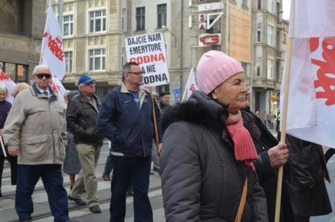 Emeryci mają dość. Wyszli na ulicę - 13