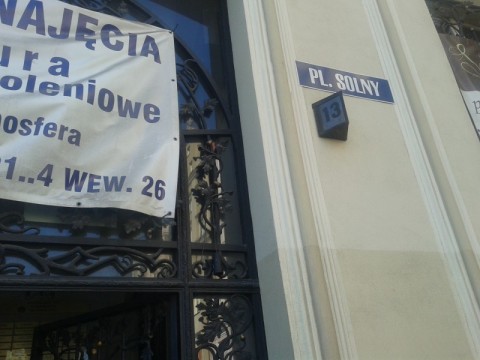 Życie na placu Solnym zamiera - 6
