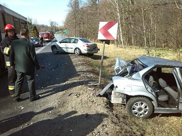 Wypadek autobusu z dziećmi (FOTO) - 0