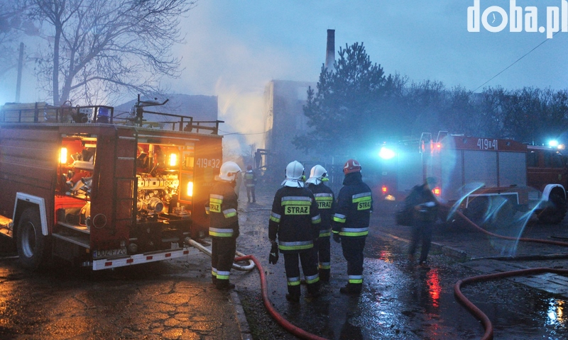Pożar gorzelni i ewakuacja (Zdjęcia) - Zdjęcia: Mateusz Fronczak/Doba.pl