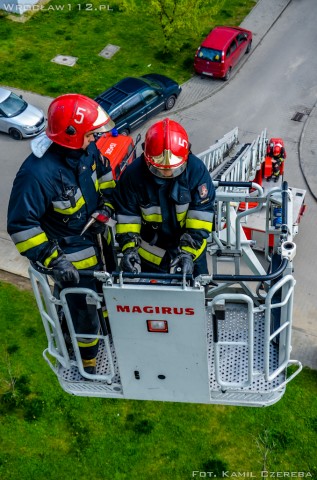 Dziecko zatrzasnęło ojca na balkonie - 2