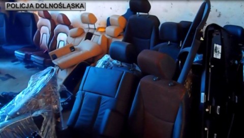 Kradli luksusowe auta i ciągniki - 2