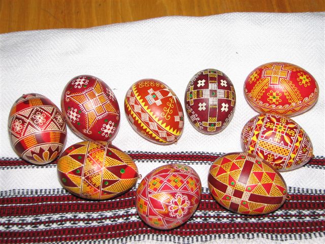 Malują jajka na setki kolorów - fot. prw.pl