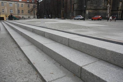 Świdnica: Nowy plac piękny czy szkaradny? (Posłuchaj i Zobacz) - 1