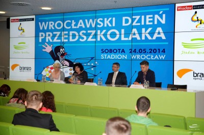 Przedszkolaki opanują stadion - 0