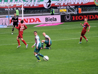 Śląsk zremisował w piłkarskiej ekstraklasie z Podbeskidziem 0:0 - 8