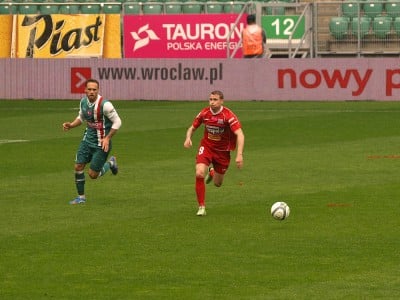 Śląsk zremisował w piłkarskiej ekstraklasie z Podbeskidziem 0:0 - 9