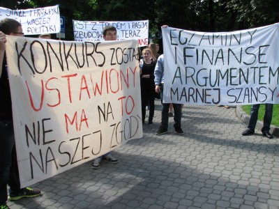 Rodzice powiedzieli dość. Była pikieta w obronie dyrektorki - 3