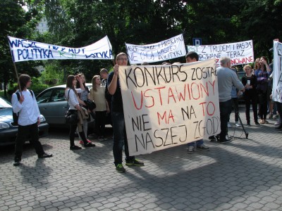 Rodzice powiedzieli dość. Była pikieta w obronie dyrektorki - 4