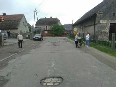 Dolnośląska "wioska cudów" pełna dziur (ZOBACZ ZDJĘCIA) - 0